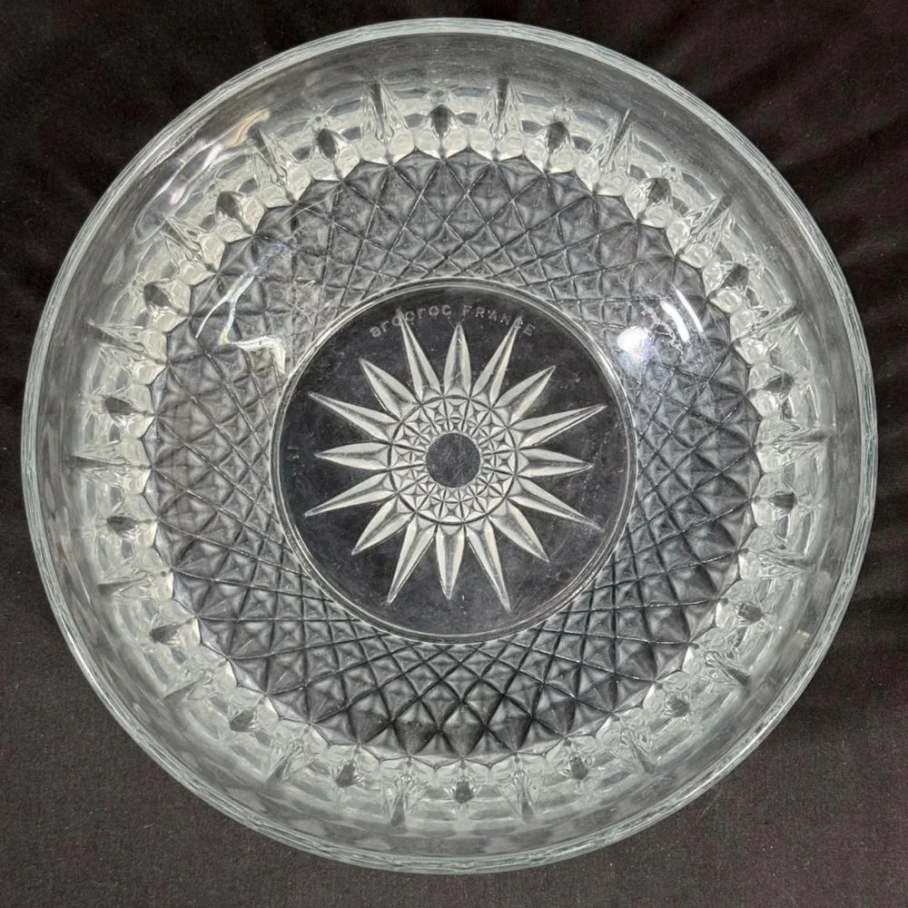 Vintage Diamond Starburst Pattern Glass Bowl - Picture 1 of 10